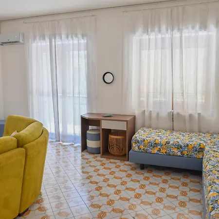 Civico84 Confortable Mediterranean Appartement